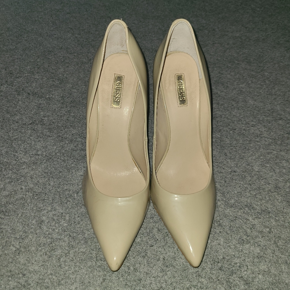 GUESS Nude Pumps - Picture 2 of 5